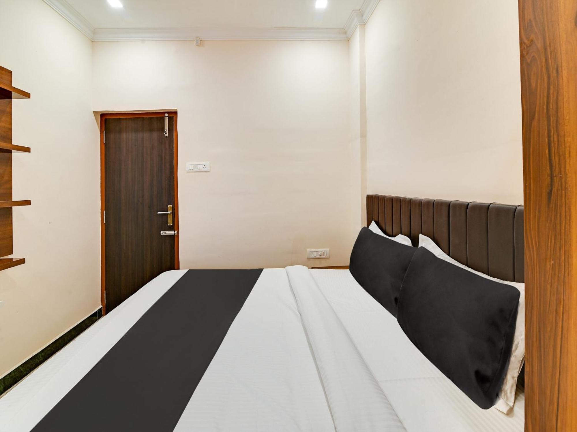 Hotel O Rj Royal Inn Vellore Exterior foto